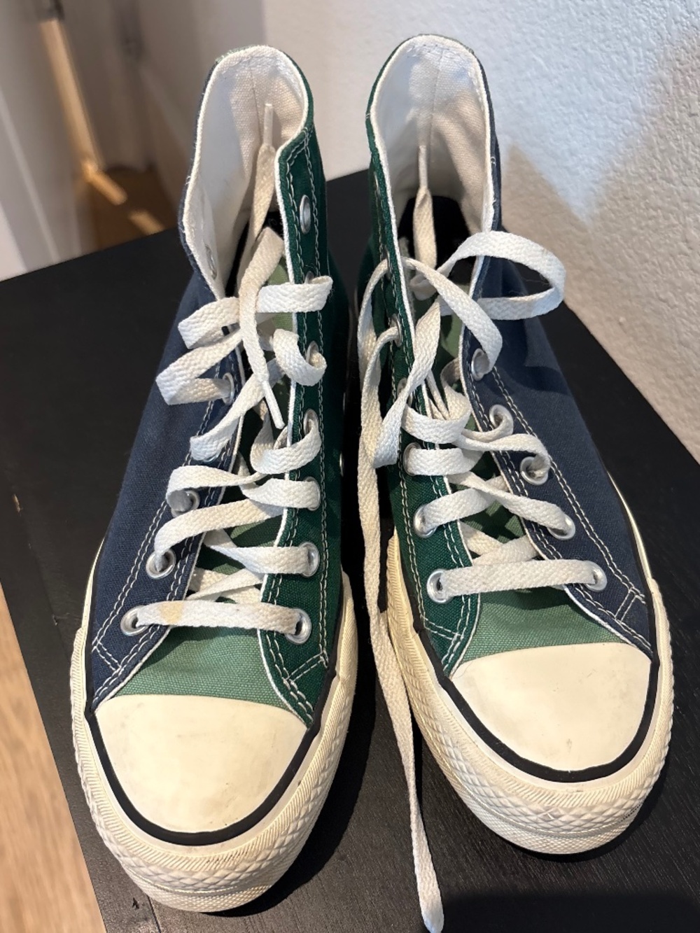 CONVERSE CHUCK TAYLORS CUSTOM- ALL STAR HIGH TOPS- SIZE WOMEN'S 6.5